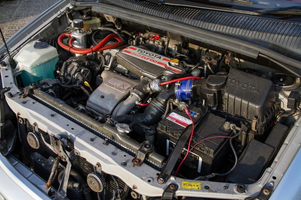 hd-toyota_uk_vends_deux_modles_aux_enchres_1
