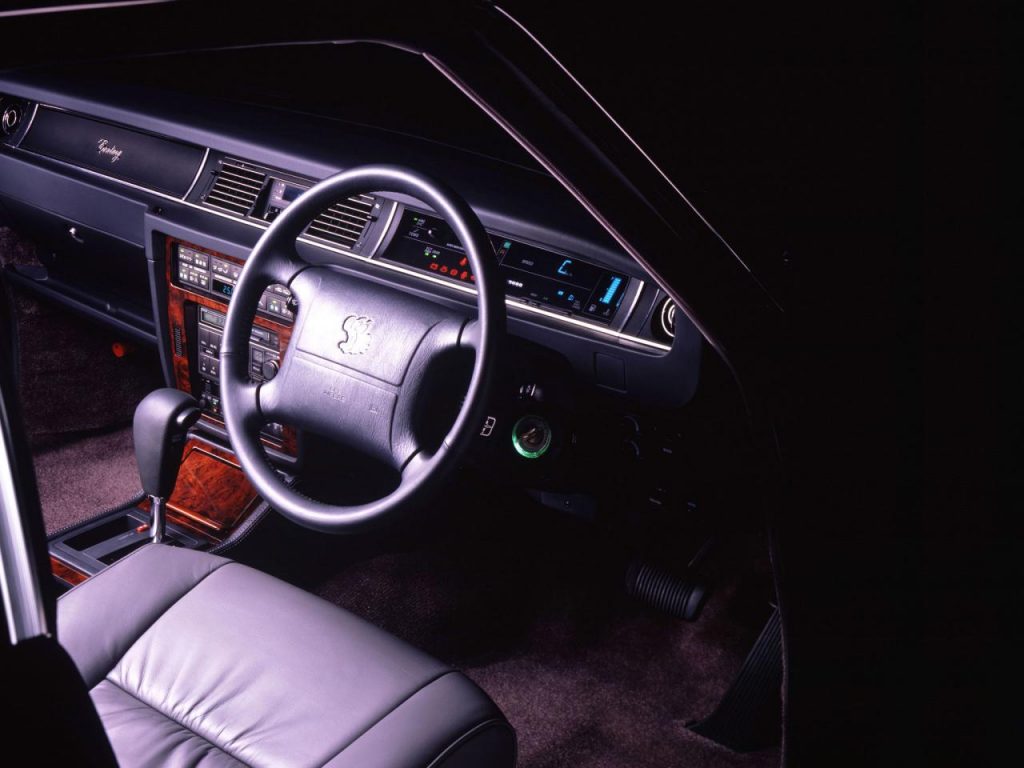 hd-un_t_au_japon_toyota_century_1967_1997_2-2