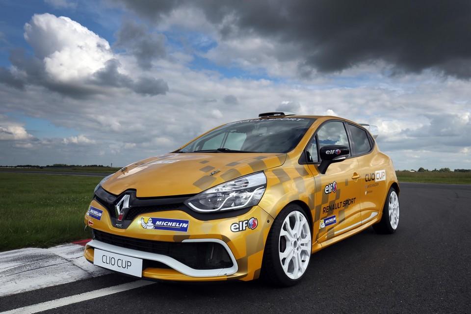 hd-une_clio_cup_junior_en_2017_1-10