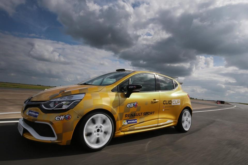 hd-une_clio_cup_junior_en_2017_1-3