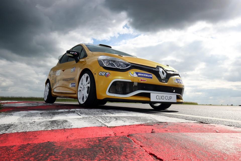 hd-une_clio_cup_junior_en_2017_1-7