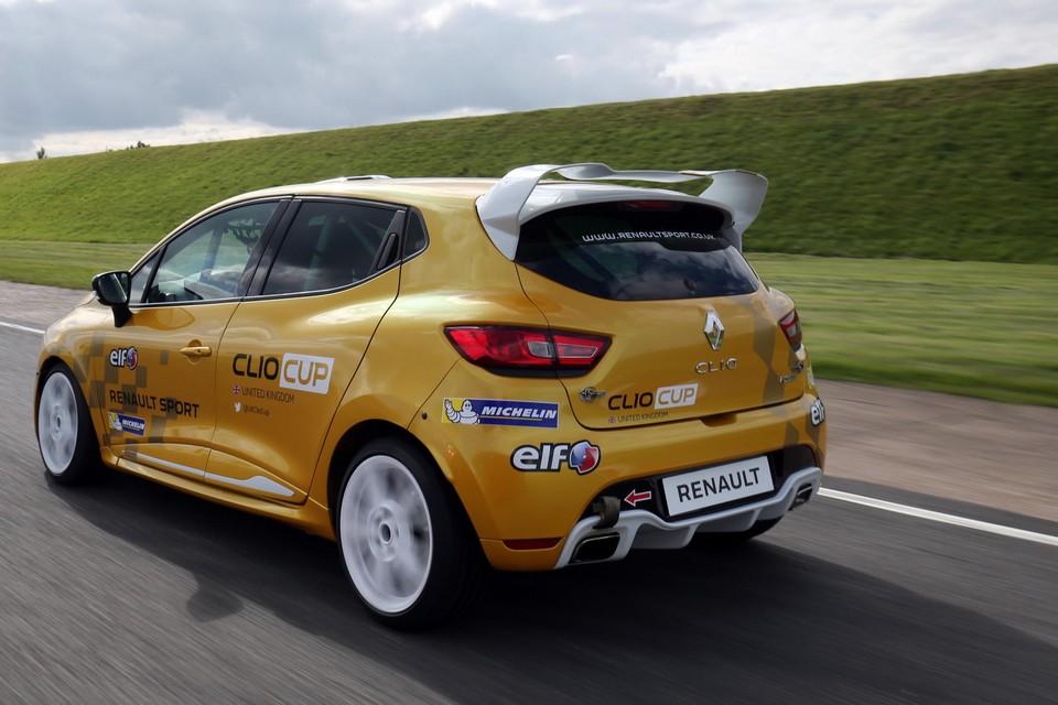 hd-une_clio_cup_junior_en_2017_1-8