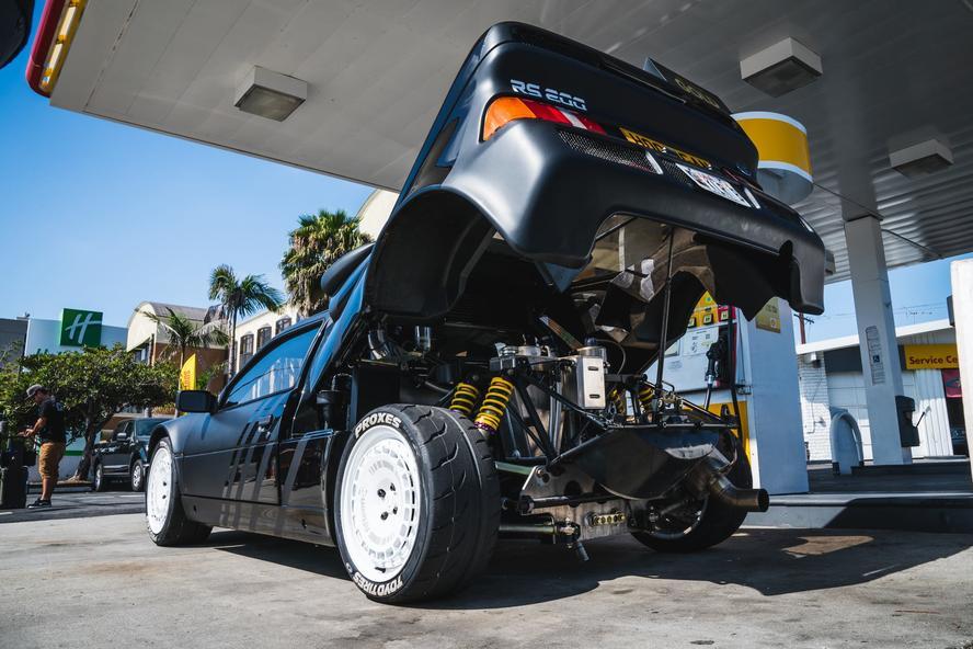 hd-une_ford_rs200_pour_ken_block_1-1
