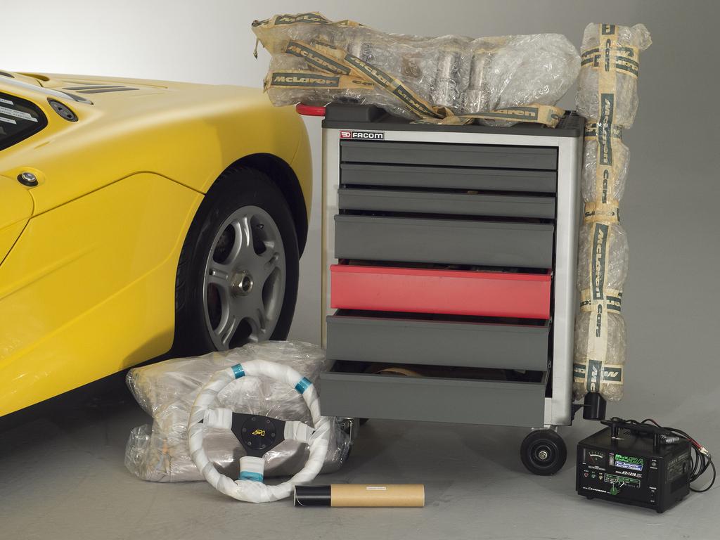 hd-une_mclaren_f1_vraiment_comme_neuve_en_vente_1-3