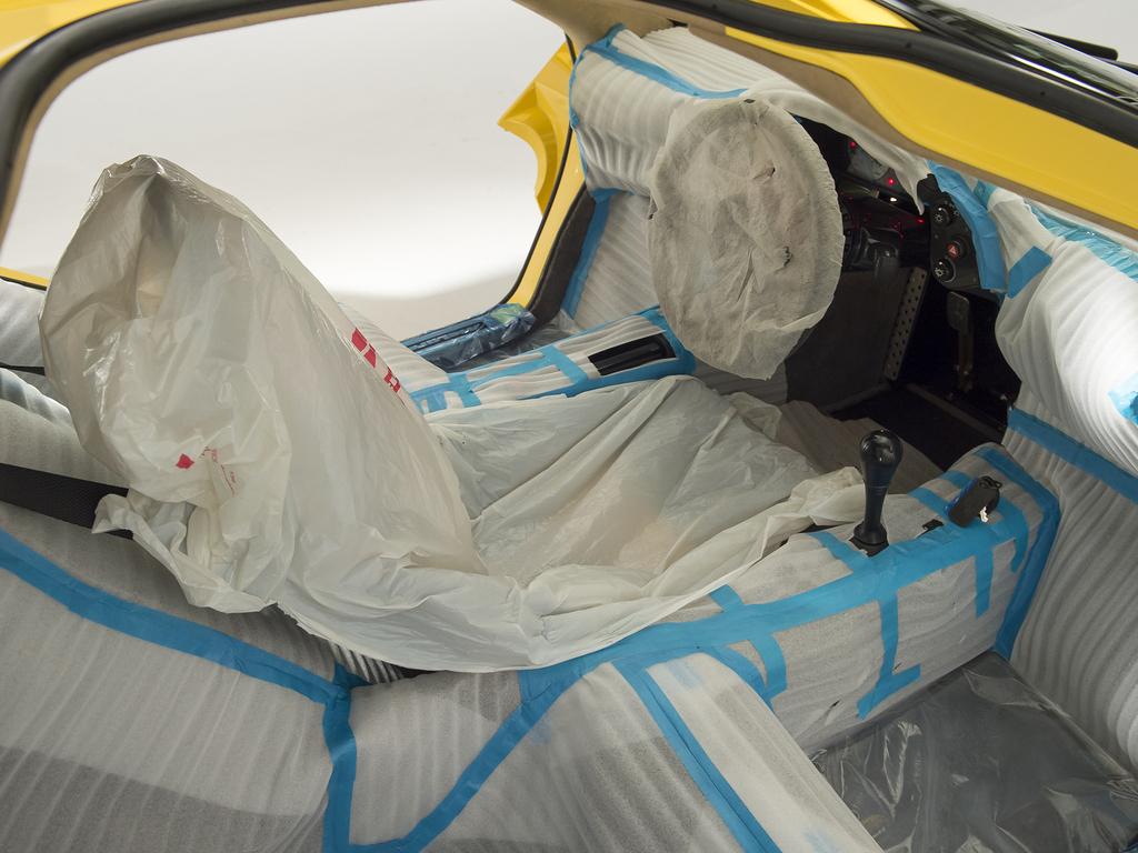 hd-une_mclaren_f1_vraiment_comme_neuve_en_vente_1-9