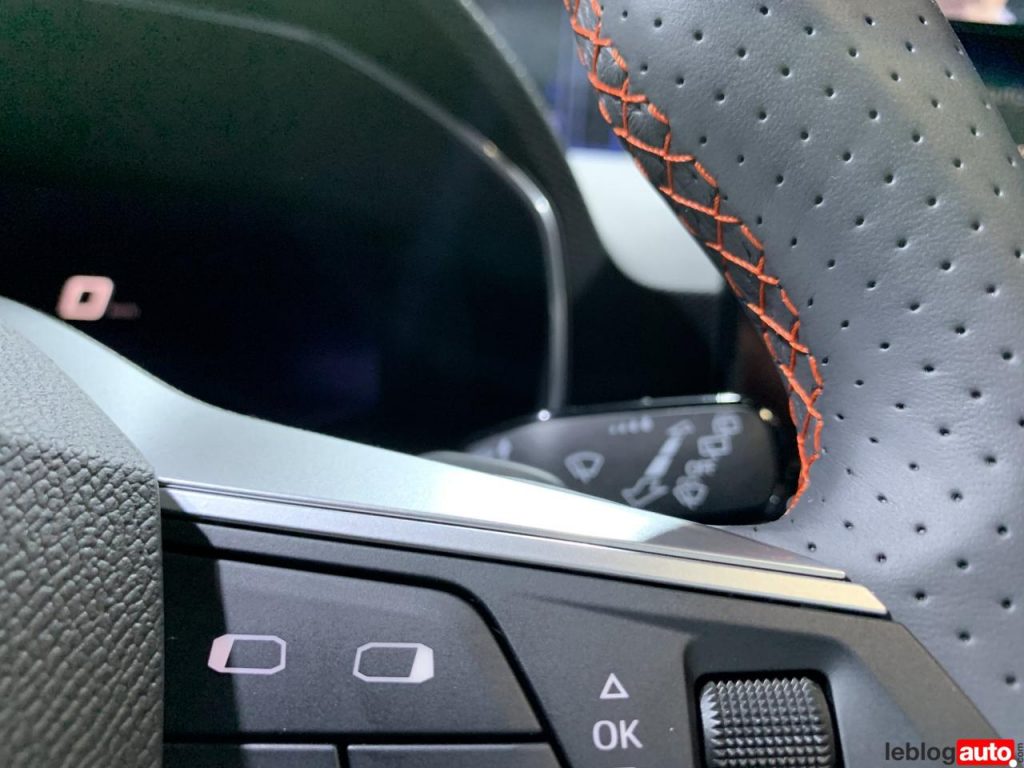 hd-voici_la_nouvelle_seat_leon_en_live_1-23