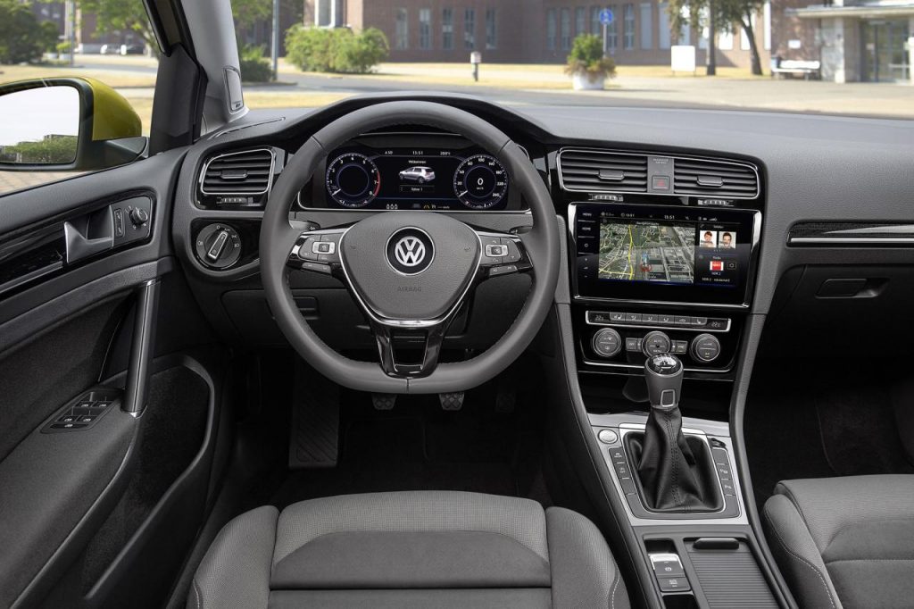 hd-volkswagen_golf_la_technique_avant_tout_1-10