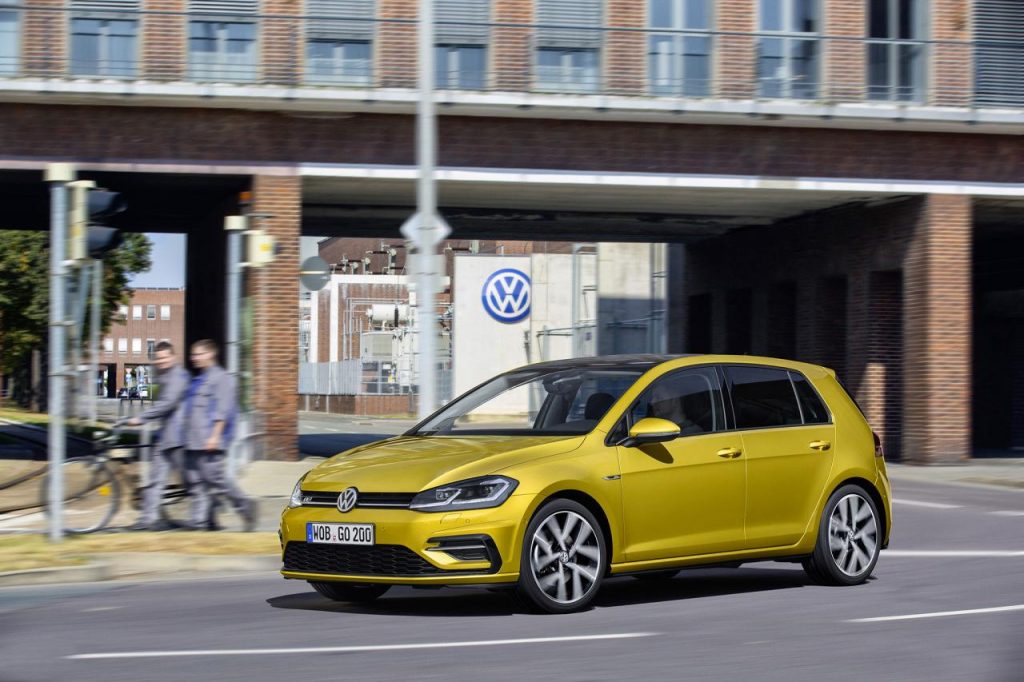 hd-volkswagen_golf_la_technique_avant_tout_1-31
