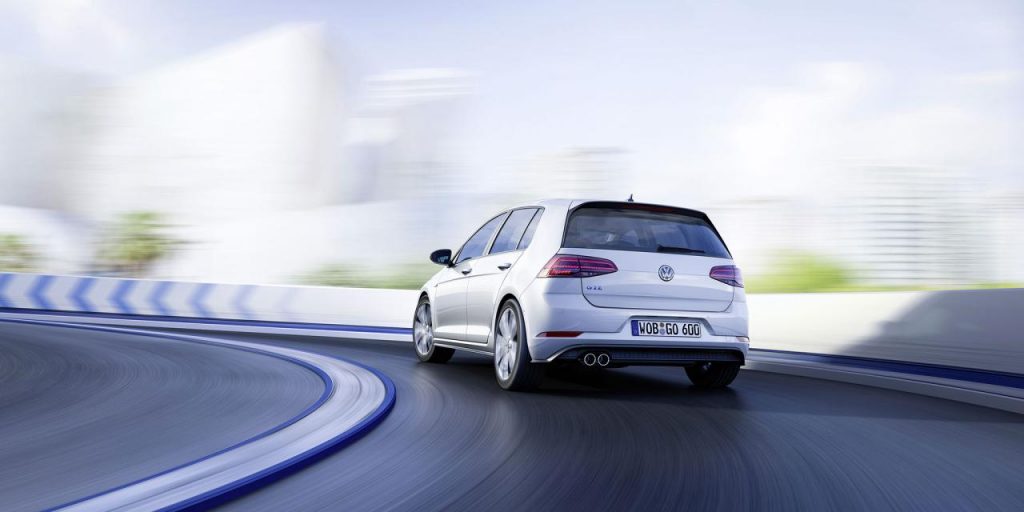 hd-volkswagen_golf_la_technique_avant_tout_3-1