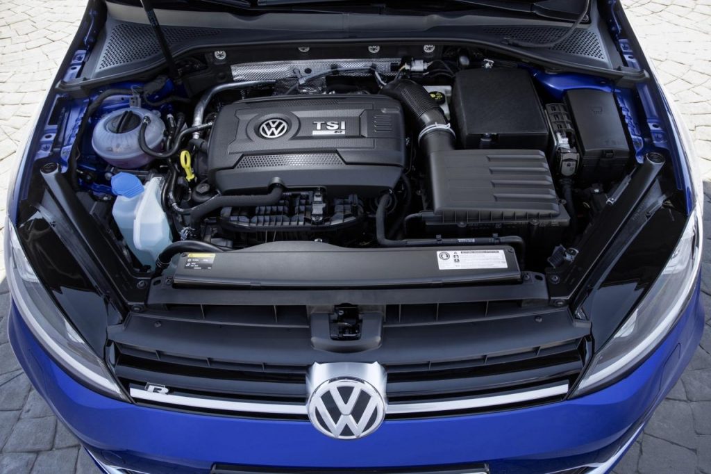 hd-volkswagen_golf_r_sw_45_700_euros_1-8