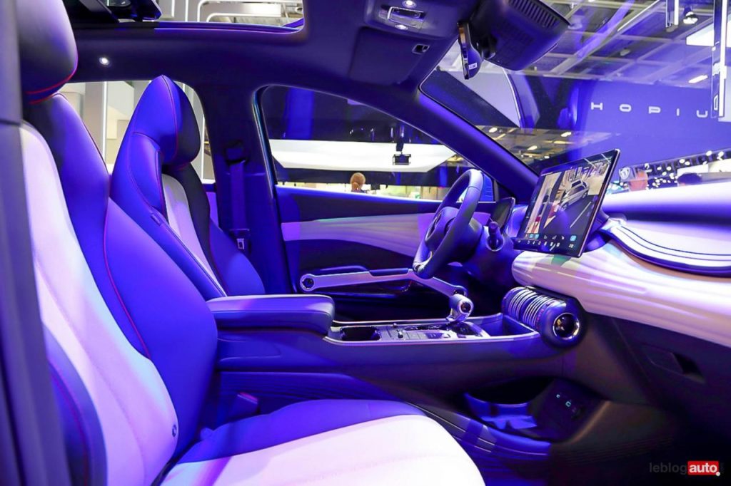 hd-mondial-de-paris-2022-byd-atto-3-13