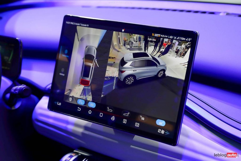 hd-mondial-de-paris-2022-byd-atto-3-14