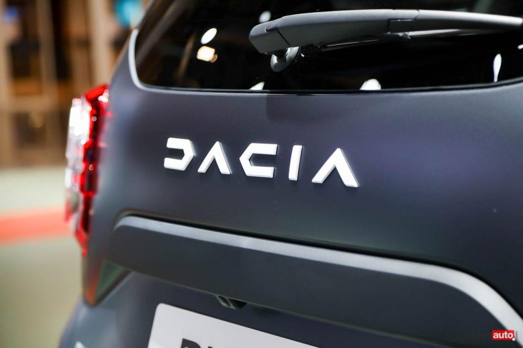 hd-mondial-de-paris-2022-dacia-duster-et-duster-mat-edition-12