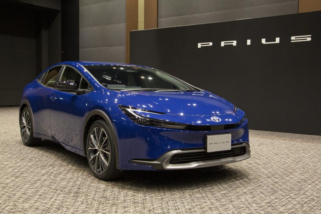 hd-toyota-prius-2023-3