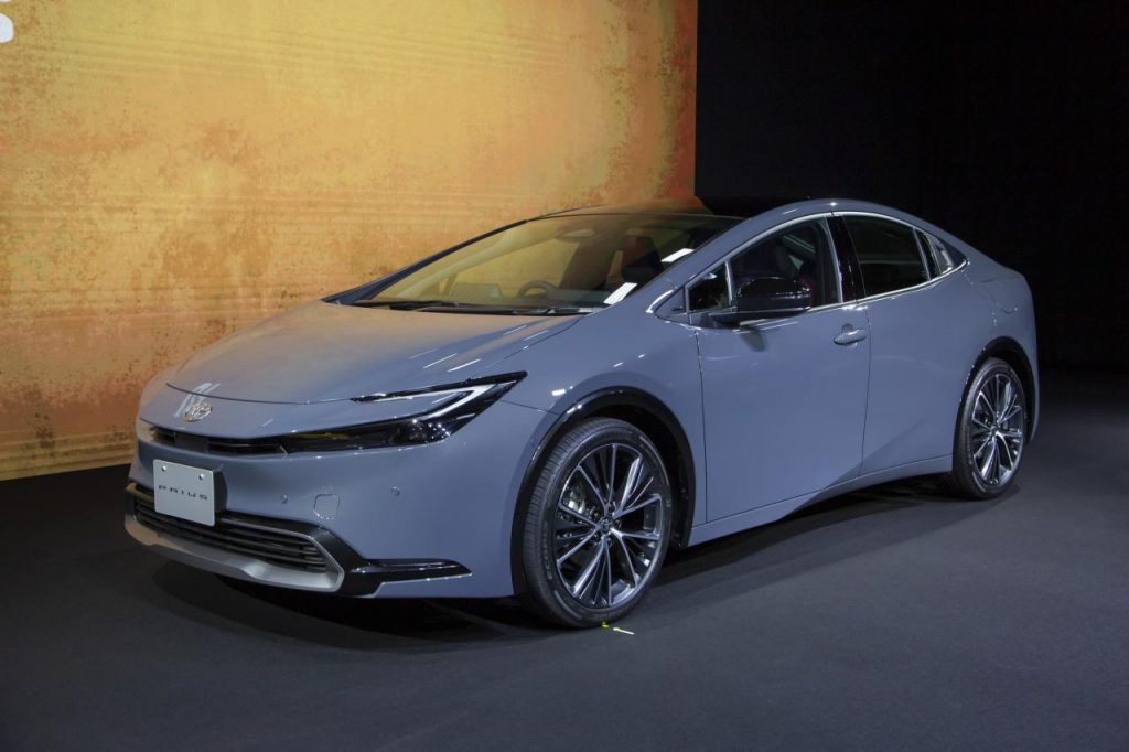 hd-toyota-prius-2023-5