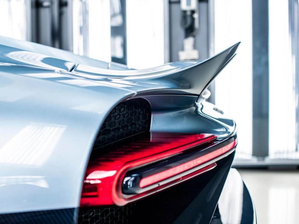 hd-bugatti-chiron-profilee-3