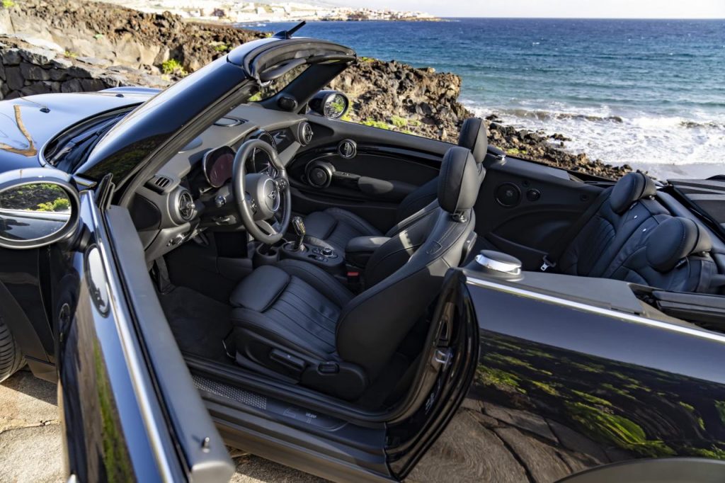 hd-mini-cooper-se-cab-1