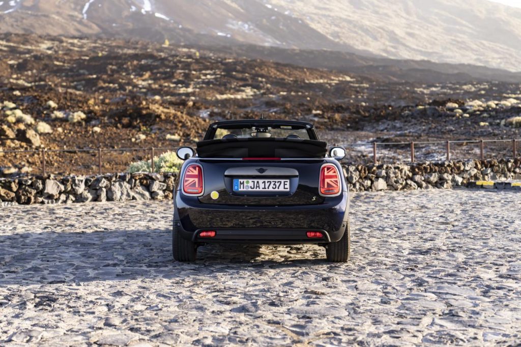 hd-mini-cooper-se-cab-10