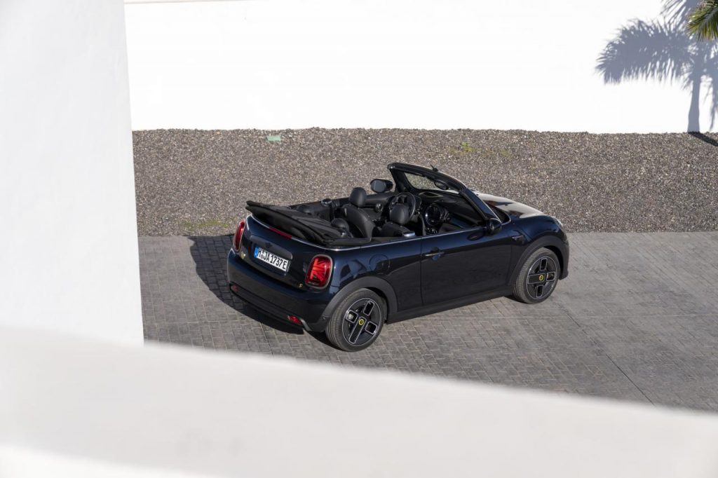 hd-mini-cooper-se-cab