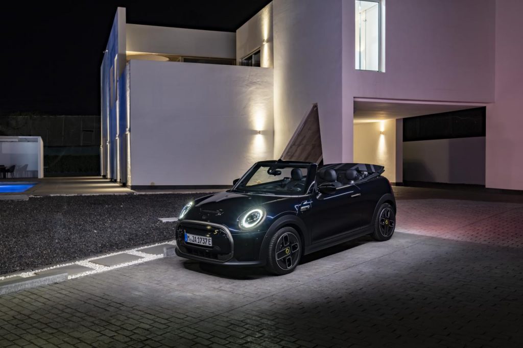 hd-mini-cooper-se-cab-12