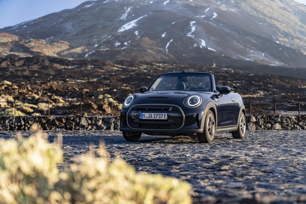 hd-mini-cooper-se-cab-16