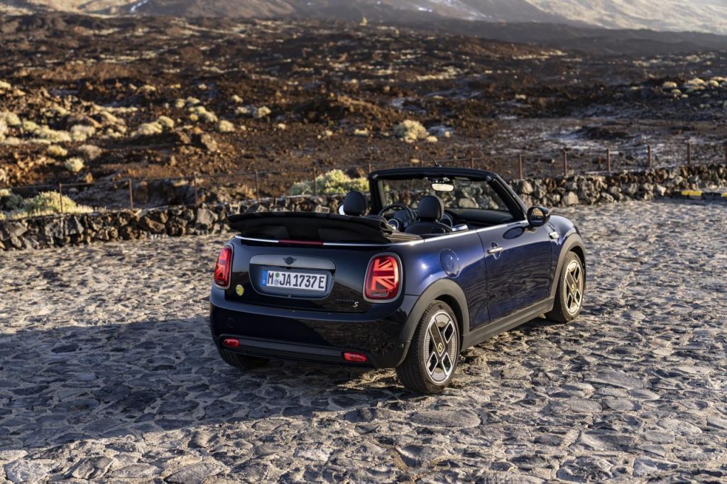 hd-mini-cooper-se-cab-17
