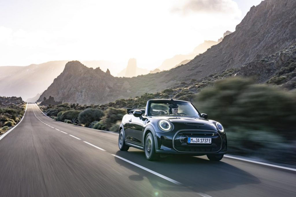 hd-mini-cooper-se-cab-18