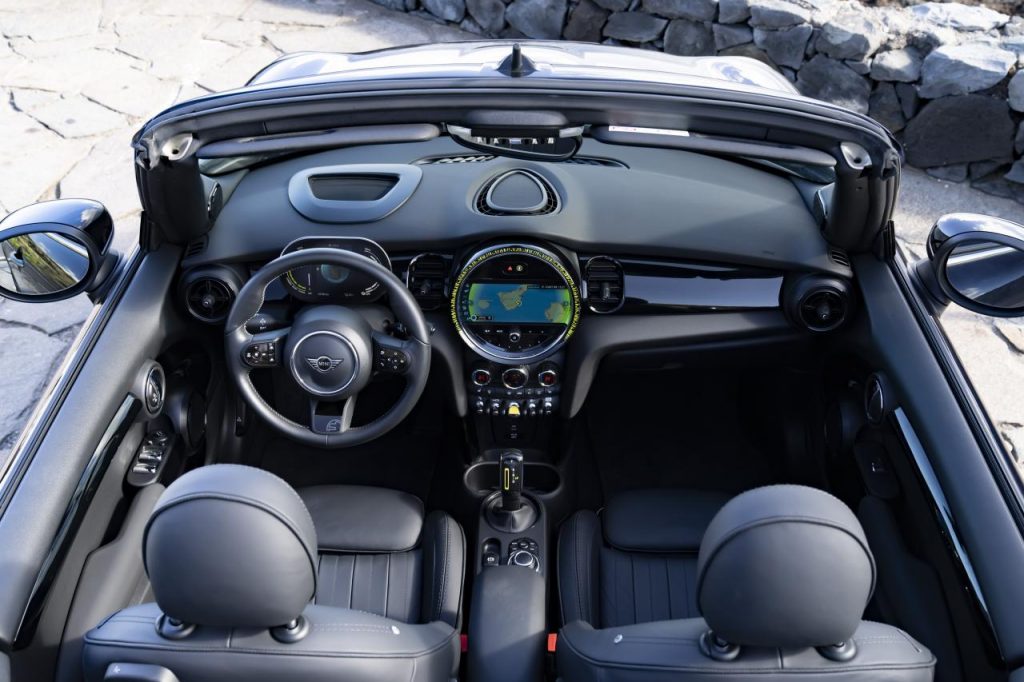 hd-mini-cooper-se-cab-2