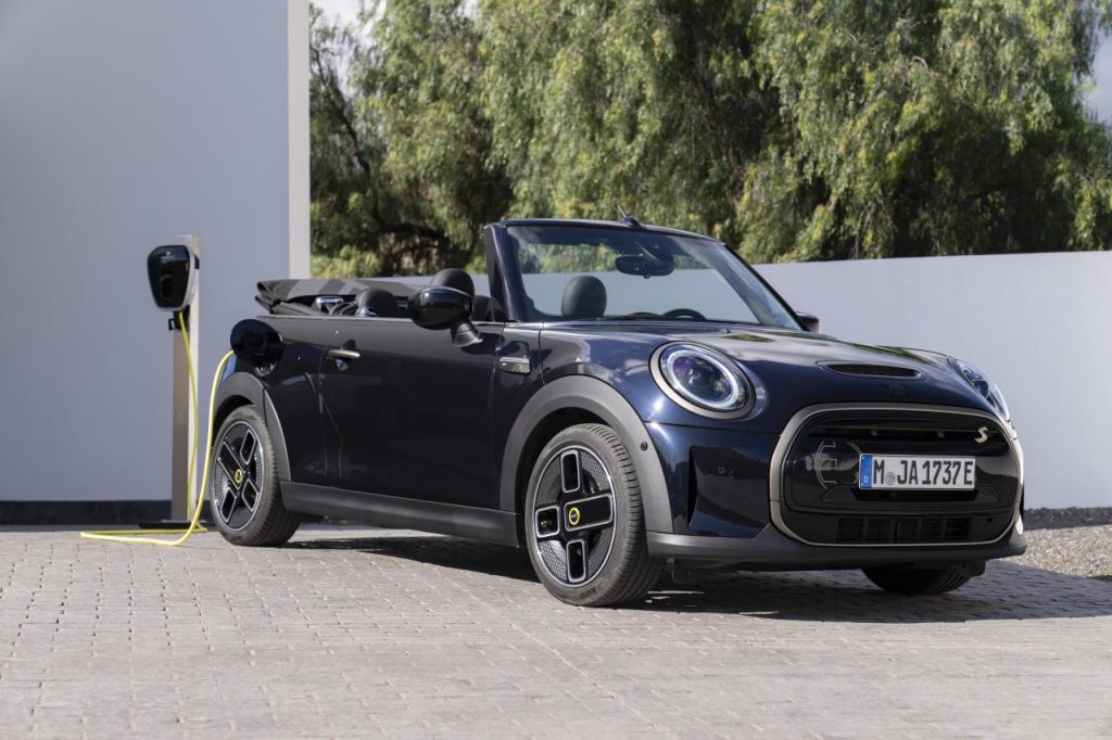 hd-mini-cooper-se-cab-3