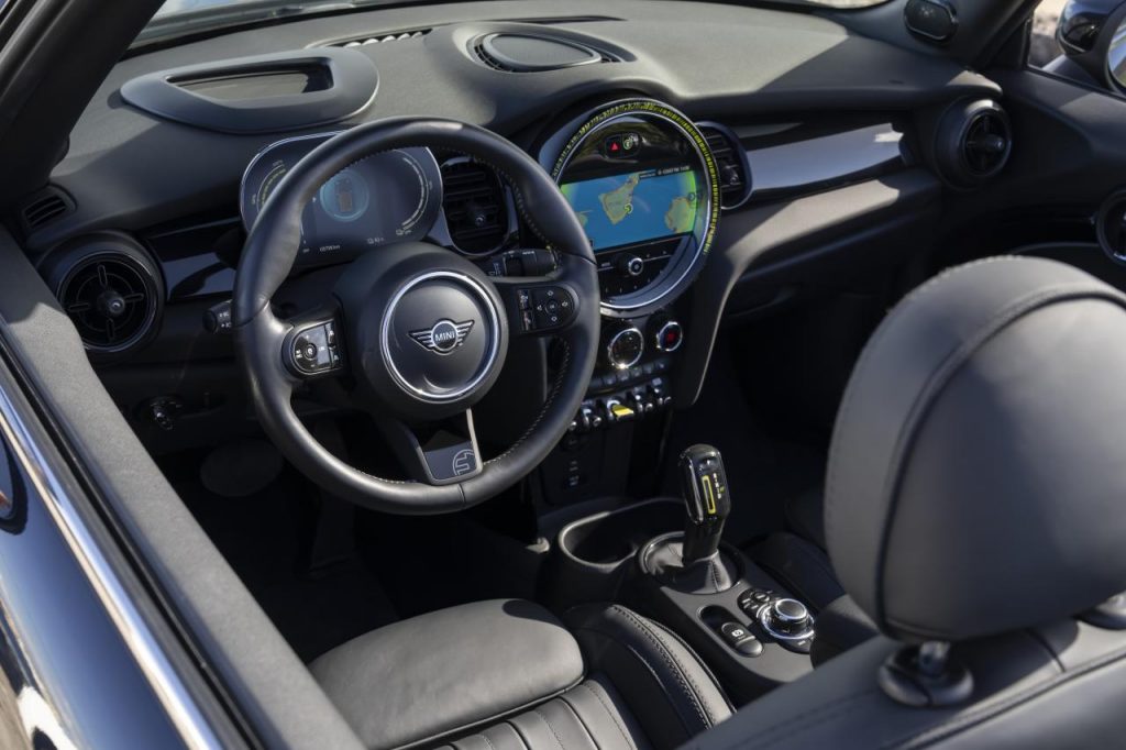 hd-mini-cooper-se-cab-4