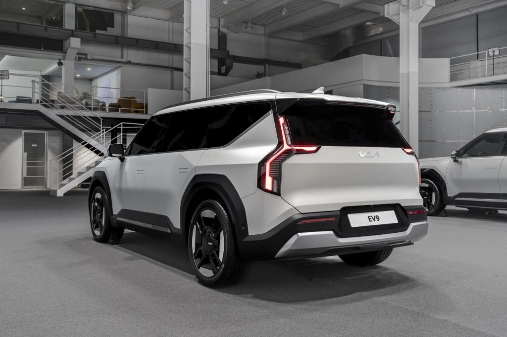 hd-kia-ev-9-reveal-3