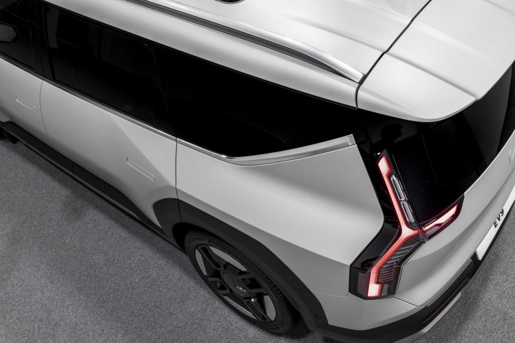 hd-kia-ev-9-reveal-4