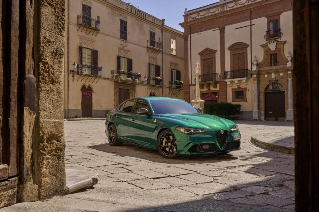 hd-alfa-romeo-giulia-et-stelvio-qv-2023-12