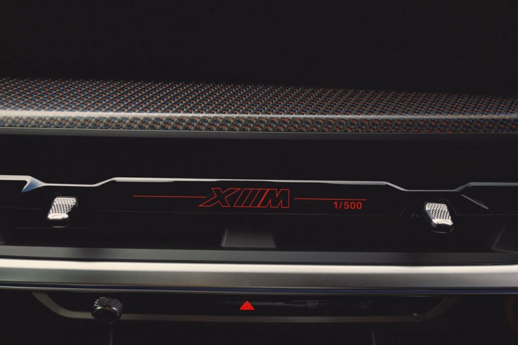hd-bmw-xm-label-red-10