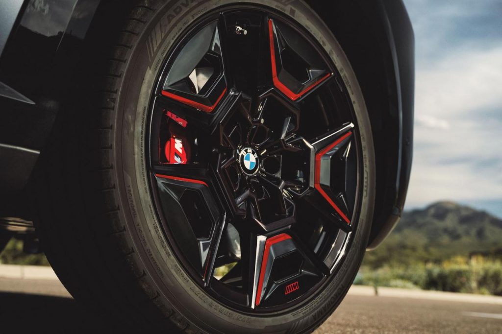 hd-bmw-xm-label-red-13