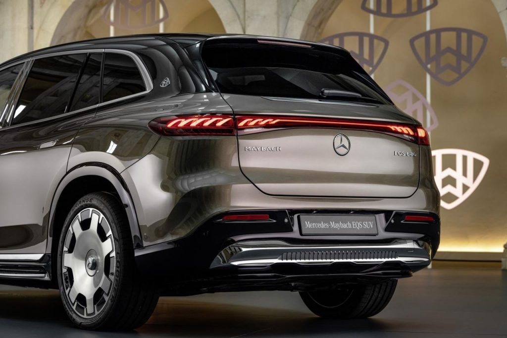 hd-mercedes-maybach-eqs-suv-4