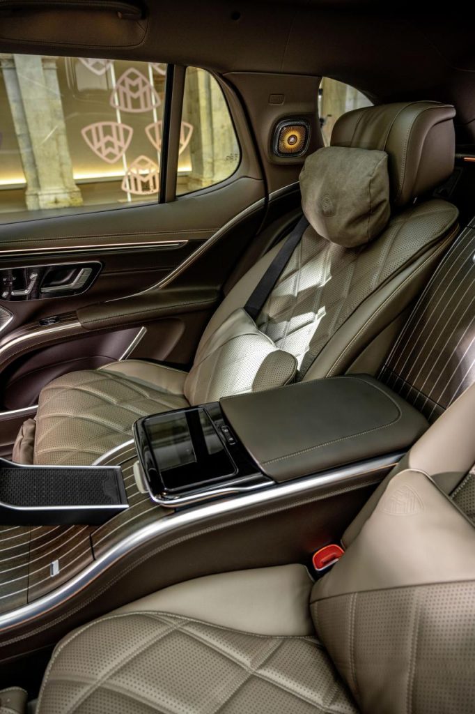 hd-mercedes-maybach-eqs-suv-9