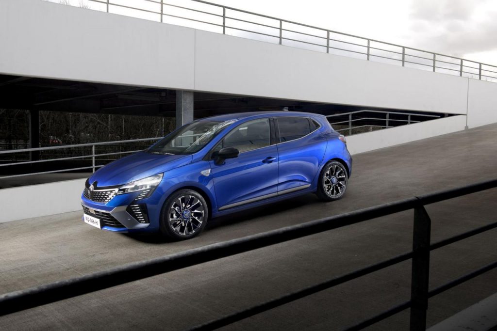 hd-renault-clio-v-facelift-2023-10