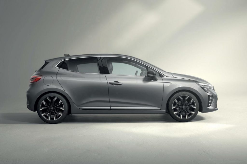 hd-renault-clio-v-facelift-2023-14