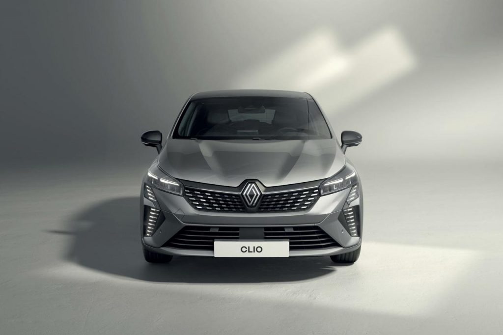 hd-renault-clio-v-facelift-2023-17