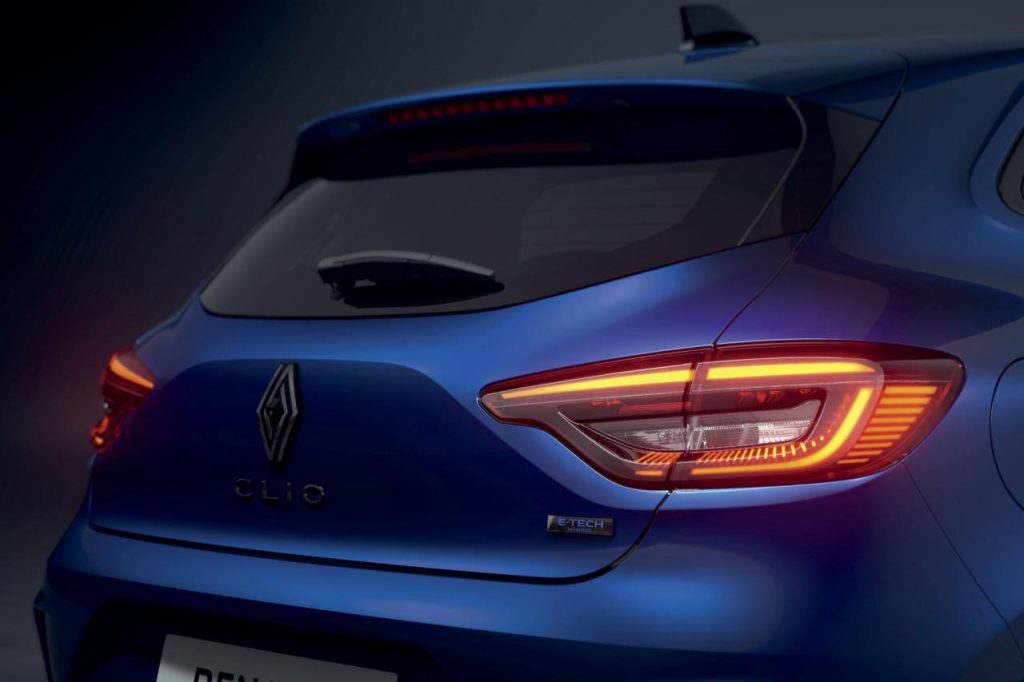 hd-renault-clio-v-facelift-2023-8
