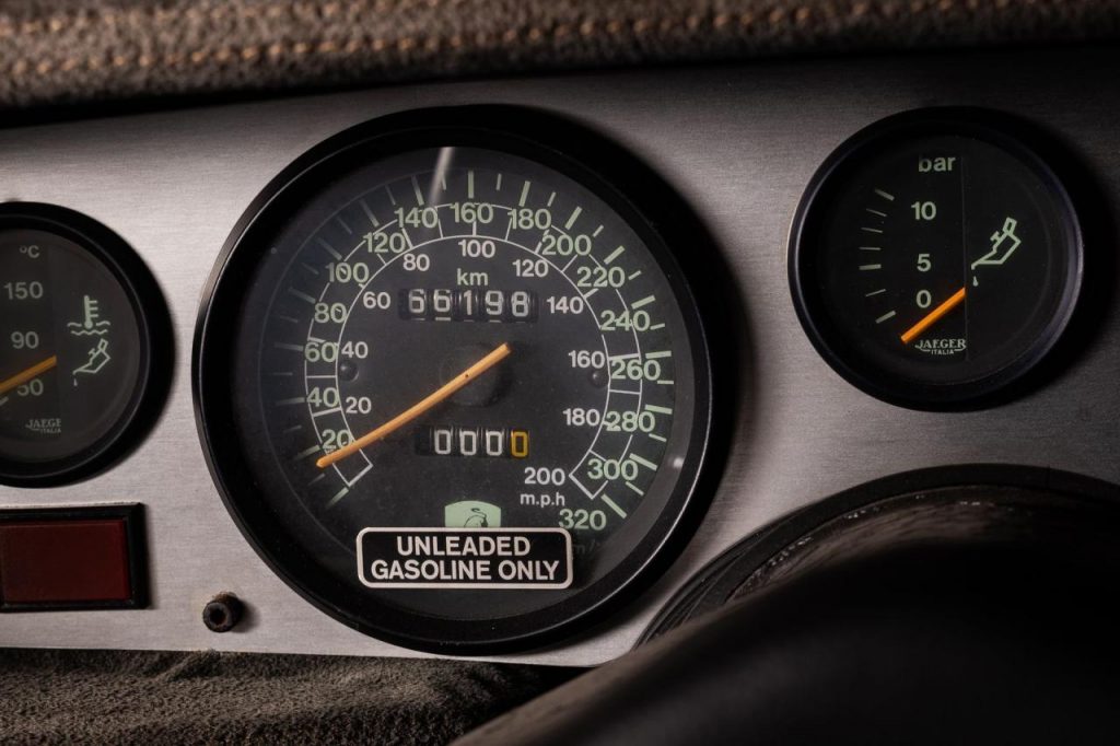 hd-vente-countach-lp500s-3