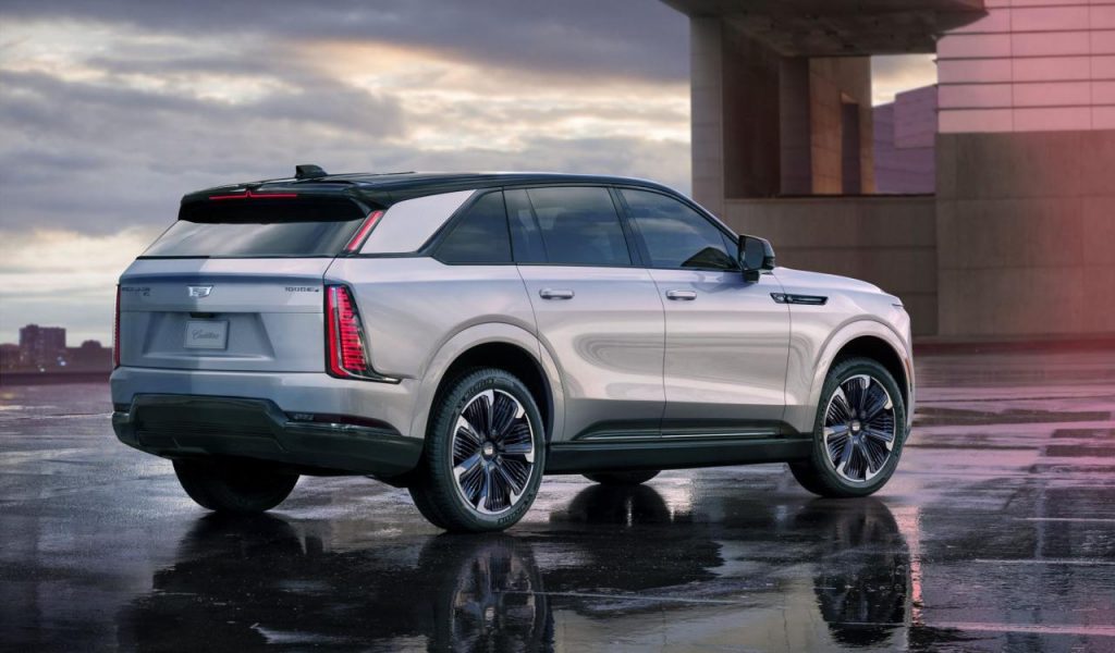 hd-cadillac-escalade-iq-2025-1