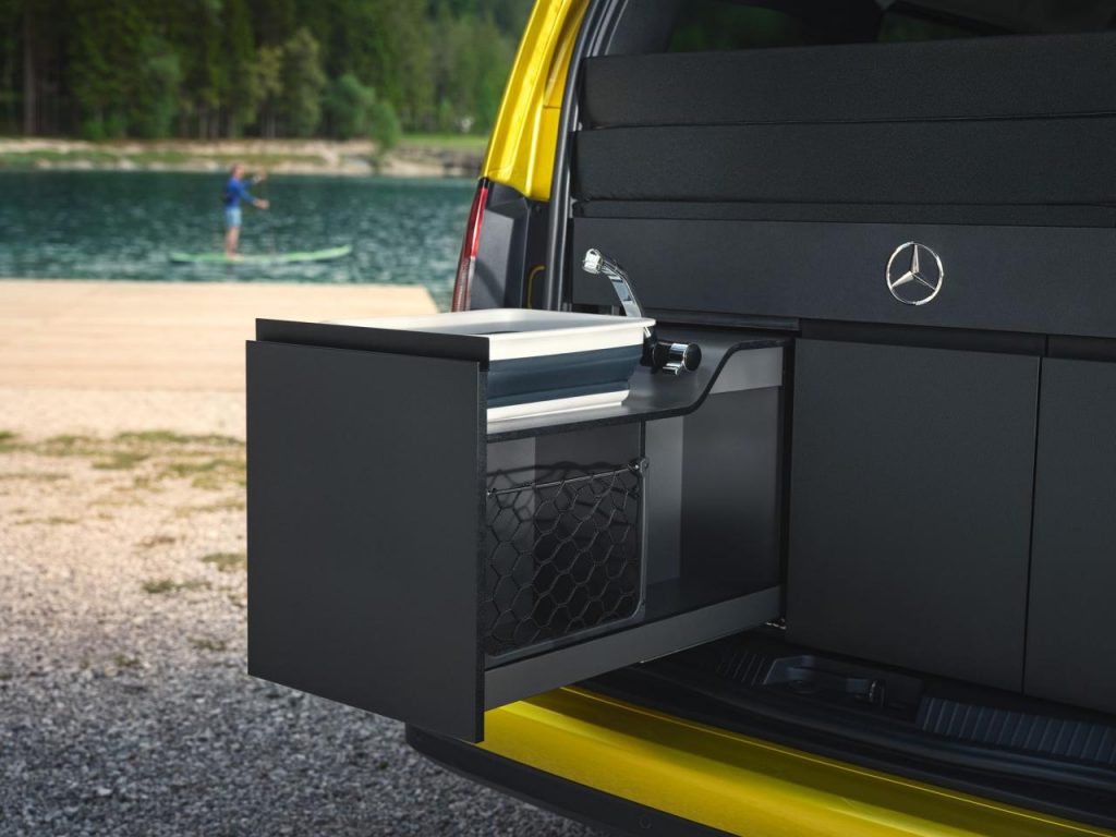 hd-mercedes-benz-vanlife-dusseldorf-2023-10