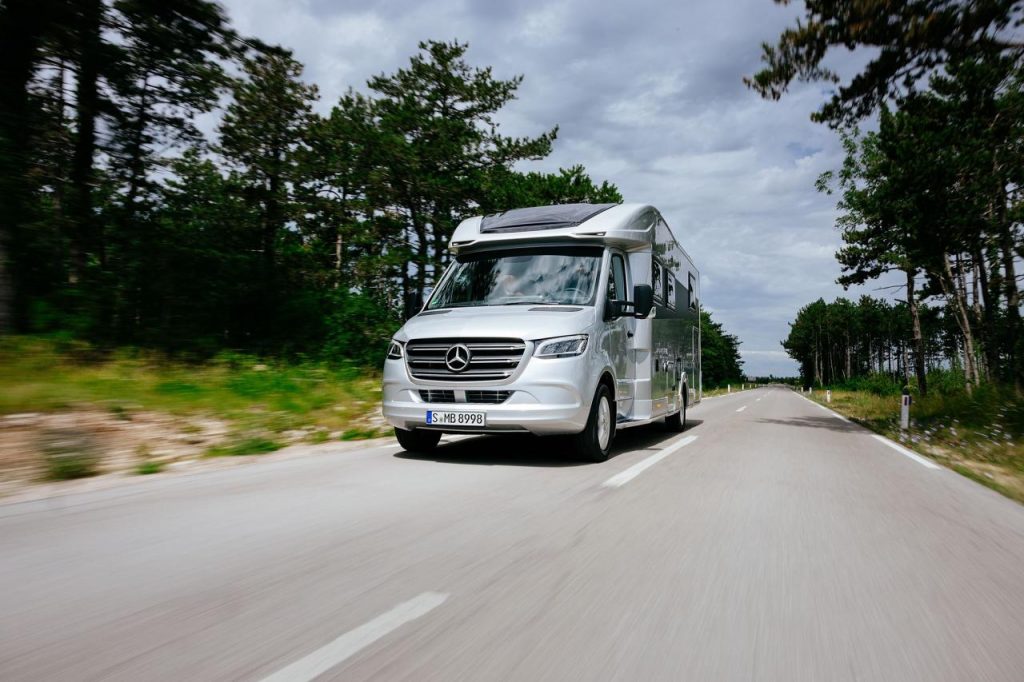 hd-mercedes-benz-vanlife-dusseldorf-2023-12