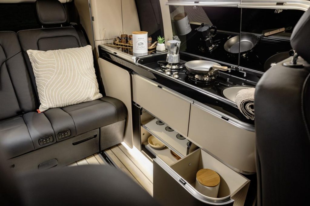 hd-mercedes-benz-vanlife-dusseldorf-2023-6
