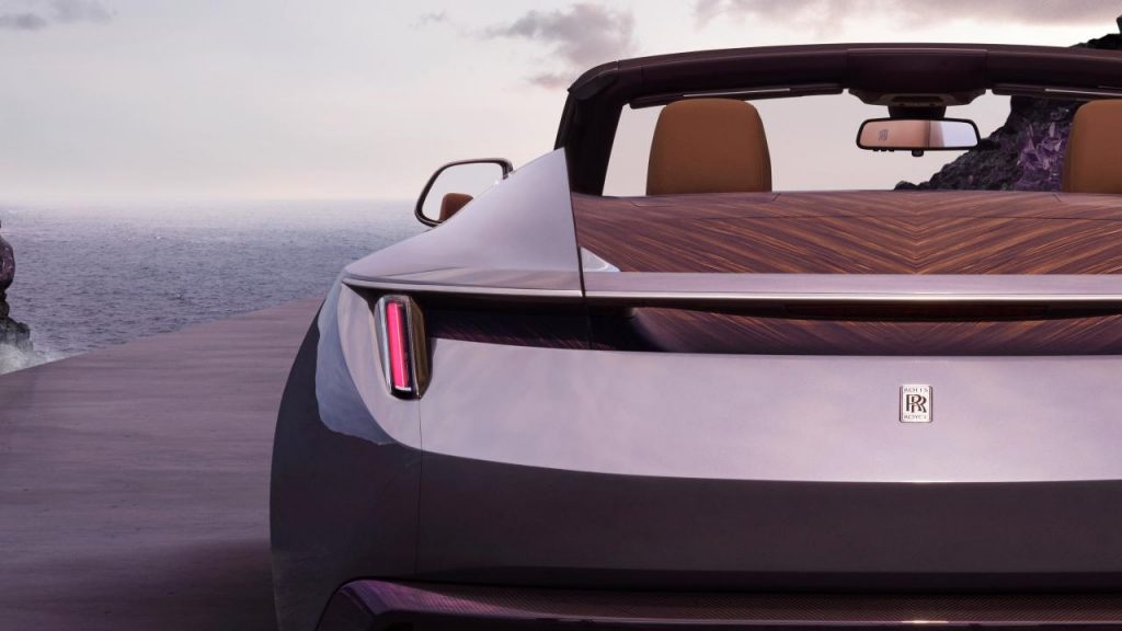 hd-rolls-royce-amethyst-droptail-2