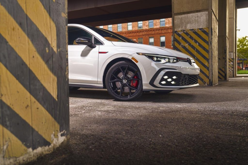 hd-vw-golf-gti-380