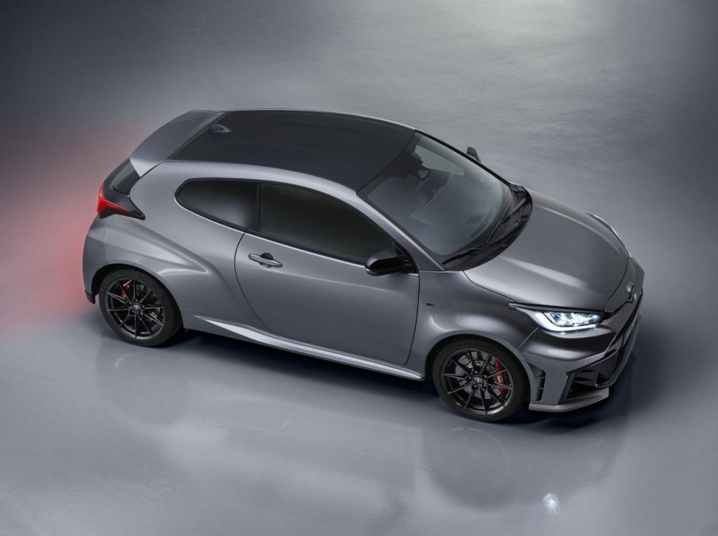 hd-gr-yaris-2024-16