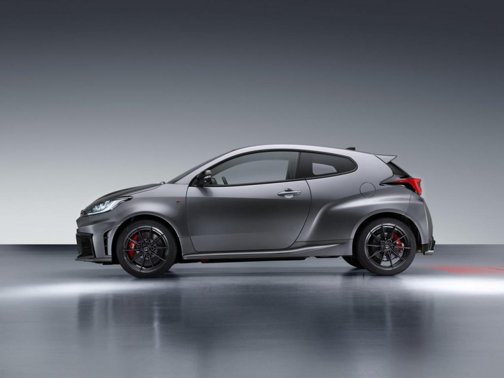 hd-gr-yaris-2024-2